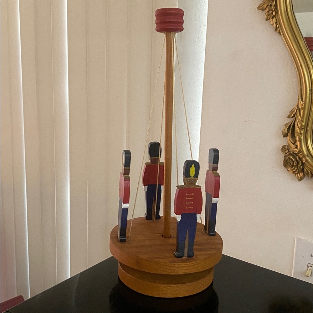 Rare Vintage Handmade Wooden Carousel Maypole Toy Figurine Spinning - Picture 3 of 11